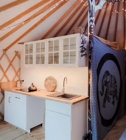 Luxury tent Jurta Jutra *